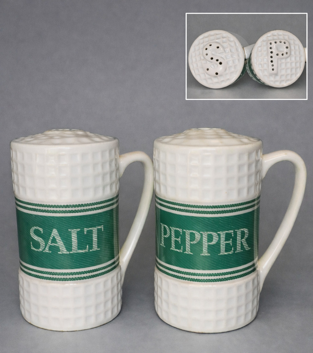 Waffle Weave by Roshco Inc Stoneware Golf Ball Salt Pepper Shakers Green NEW Set